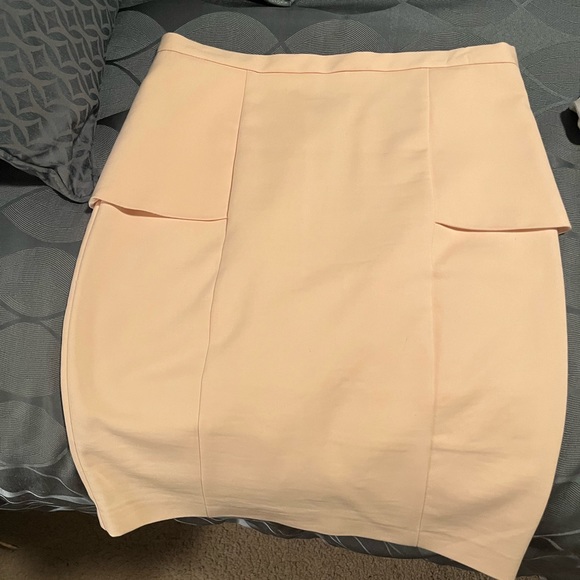 Medium Zara Basic Light Peach Skirt - Picture 4 of 10